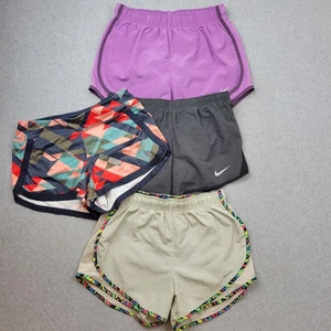 4 Stück Laufshorts Damen klein Nike The North Face Training Fitnessstudio gefüttert - Bild 1 von 20