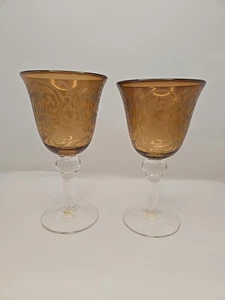 Copa de agua ámbar floral grabada con vástago de bola transparente, 8" de alto/12 oz (2 piezas) - Imagen 1 de 7
