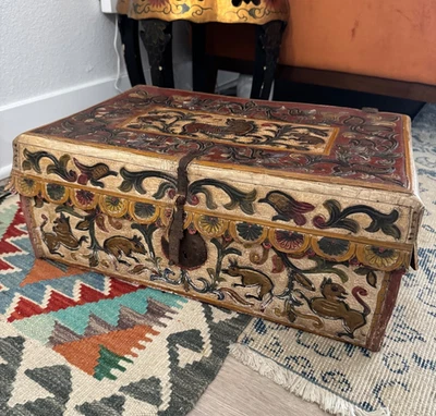 Antiguo cofre indio mogol de cuero y madera/dote de boda Rajastani Foto 1 de 4