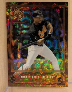 Lanzadores HoloGrFX 1999 Upper Deck dorado #12 refractor Albert Belle inserto raro - Imagen 1 de 2