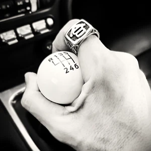 Anello uomo emblema V8 argento 925 US Cars Big Block Muscle Car accessorio oltimer - Foto 1 di 9