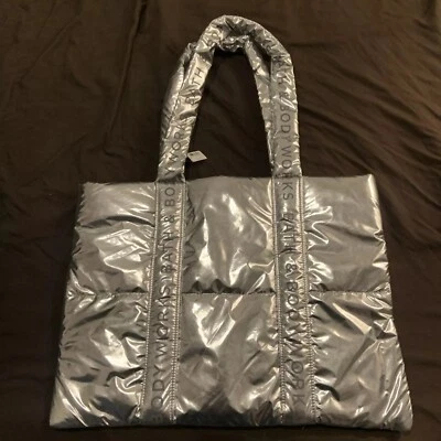 BATH & BODY WORKS Plateado METÁLICO BRILLANTE TAMPÓN TOTE Black Friday 2024 *Solo bolsa* Foto 1 de 4
