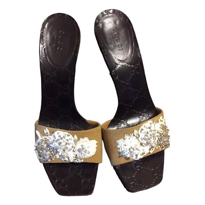 GUCCI Sandalias de Tacón Deslizante Adornadas en Tela Marrón, Talla 36 Foto 1 de 4