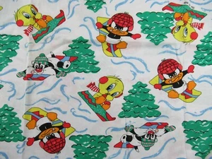 Vintage 90s Looney Tunes Christmas Cotton Fabric 2 Yards Tweety Daffy Sylvester - Picture 1 of 3