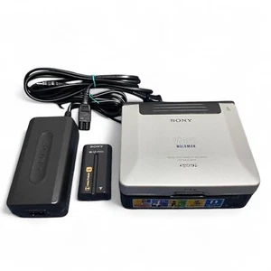 GV-D800 Sony Video Walkman Digital Video 8mm Cassette Recorder For Parts - Picture 1 of 6