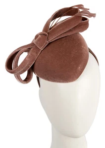 Pastilla de terciopelo Taupe Invierno Carreras Fascinador por Max Alexander 100% Vendedor AU - Imagen 1 de 7