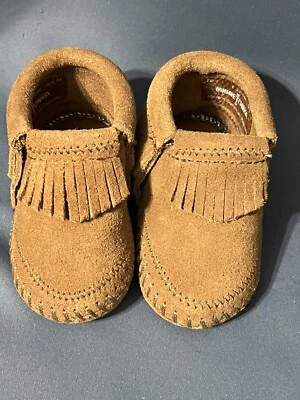 MINNETONKA Baby's US Sz 2 Suede Back Flap Fringe Moccasin Booties Brown 1182 - Image 1 of 4