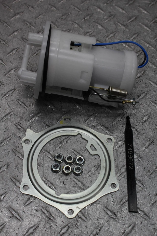 Honda CBR1000RR 2025 BOMBA DE COMBUSTIBLE GASOLINA UNIDAD EMISORA Foto 1 de 4