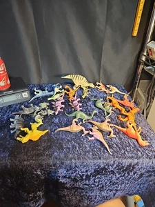 26 kleine verschiedene Plastik Dinosaurier Reptil Spielzeug Figuren viel Spaß @ Tz - Bild 1 von 10