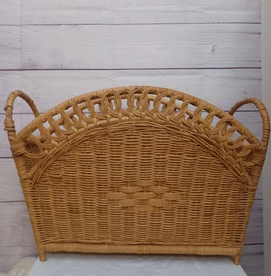 Cesta tejida de mimbre de ratán con asas 13 x 17 x 11" con soporte para cargador vintage Foto 1 de 4