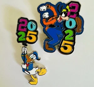 2025 Disney Dated Pin Donald Duck Holding A Balloon & Goofy Mystery Pin 2 PINS! - Imagen 1 de 11