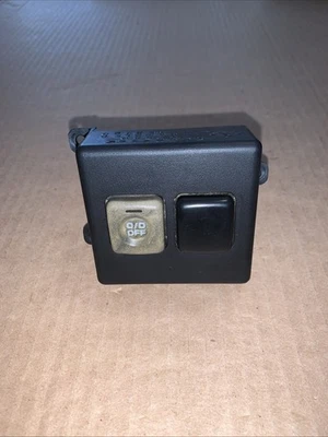 1994-1997 DODGE RAM OVERDRIVE SWITCH WITH BEZEL 1500 2500 3500 OEM 94 95 96 97 5 - Image 1 of 4