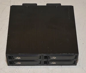 StarTech SATASASBP425 Quad 2.5” Internal Bay Dock - Picture 1 of 3