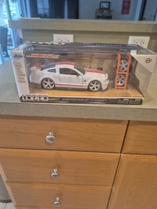 2012 Jada Lopro 2008 Ford Shelby GT-500KR Maßstab 1:24 "NEU" - Bild 1 von 6