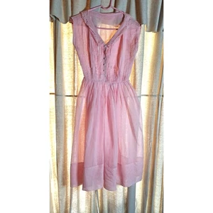  R&K Original 50s Pale Pink Sheer Gauze Cotton Chelsea Collar Pearl Button Smock - Bild 1 von 12