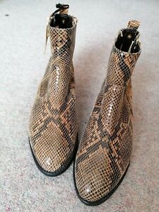 Marks and spencer Ladies girls animal print leather boots uksize 3.5 eu36-NEW