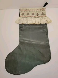 Selten Vintage handgesmokter grüner Weihnachtsstrumpf geraffter Rand Perlen Bäume OOAK  - Bild 1 von 11