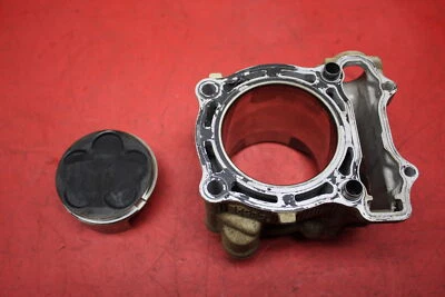 2004 年 YAMAHA YZ250F 发动机电机 CYLINDER BORE JUG & PISTON — 第 1/4 张图片