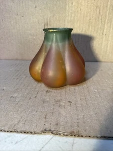 Antik Original rosa gelb grün bemalt mattierte Blüte seltener Farbton abgeplatzt - Bild 1 von 13