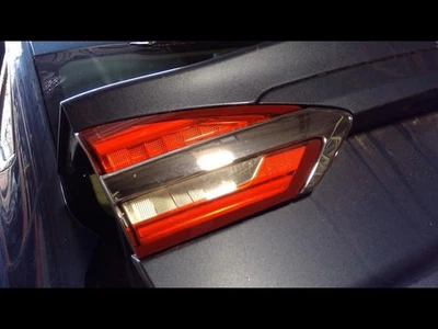 Luz trasera para conductor Ford Fusion LH 19-20 montada en la cubierta Energi SSV enchufable KS7Z13 Foto 1 de 4