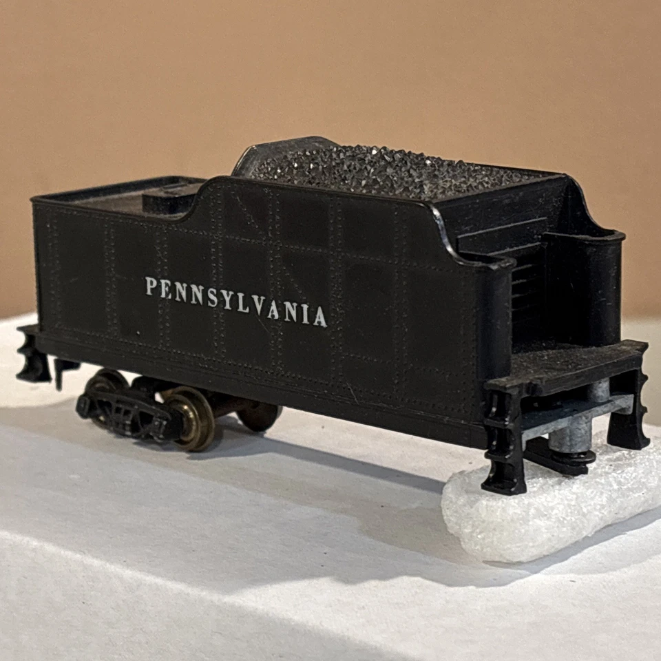 HO Varney Pennsylvania Railroad Steam Locomotive Tender - Needs 1 Truck & Ladder - Image 1 of 4