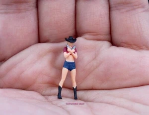 figura 1/64 chica cool vaquero ajuste 1:64 coche calle diorama en stock - Imagen 1 de 3