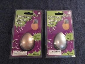 (2) HUEVOS HATCHIN' GROW ALIENS AMBOS NUEVOS EN PAQUETE  - Imagen 1 de 4