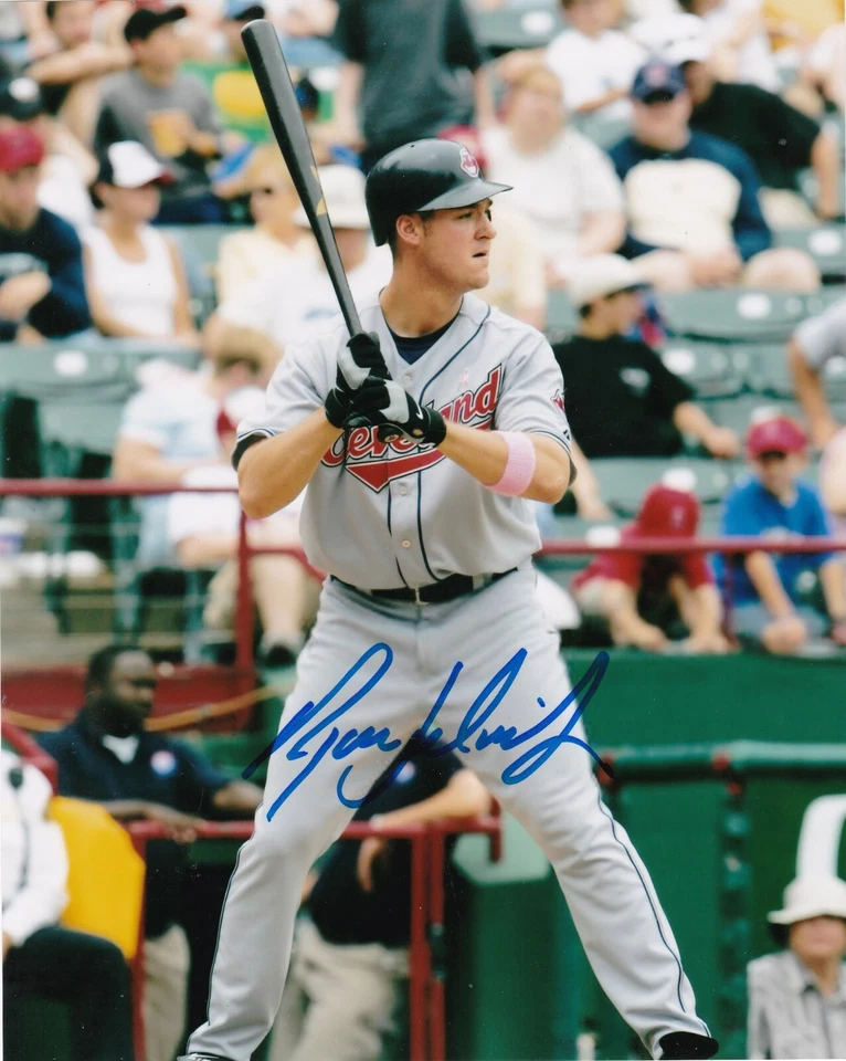 RYAN LUDWICK  CLEVELAND INDIANS  ACTION SIGNED 8x10 Foto 1 de 1