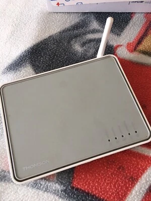Modem ADSL2  Thomson TG585 + router Wi-Fi  - Immagine 1 di 2