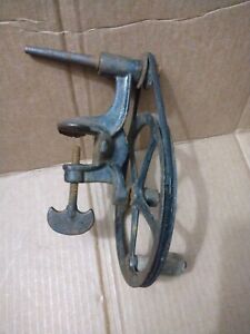 Antique Cast Iron Table Mount Yarn Thread Bobbin Spool winder Crank Handle Tool