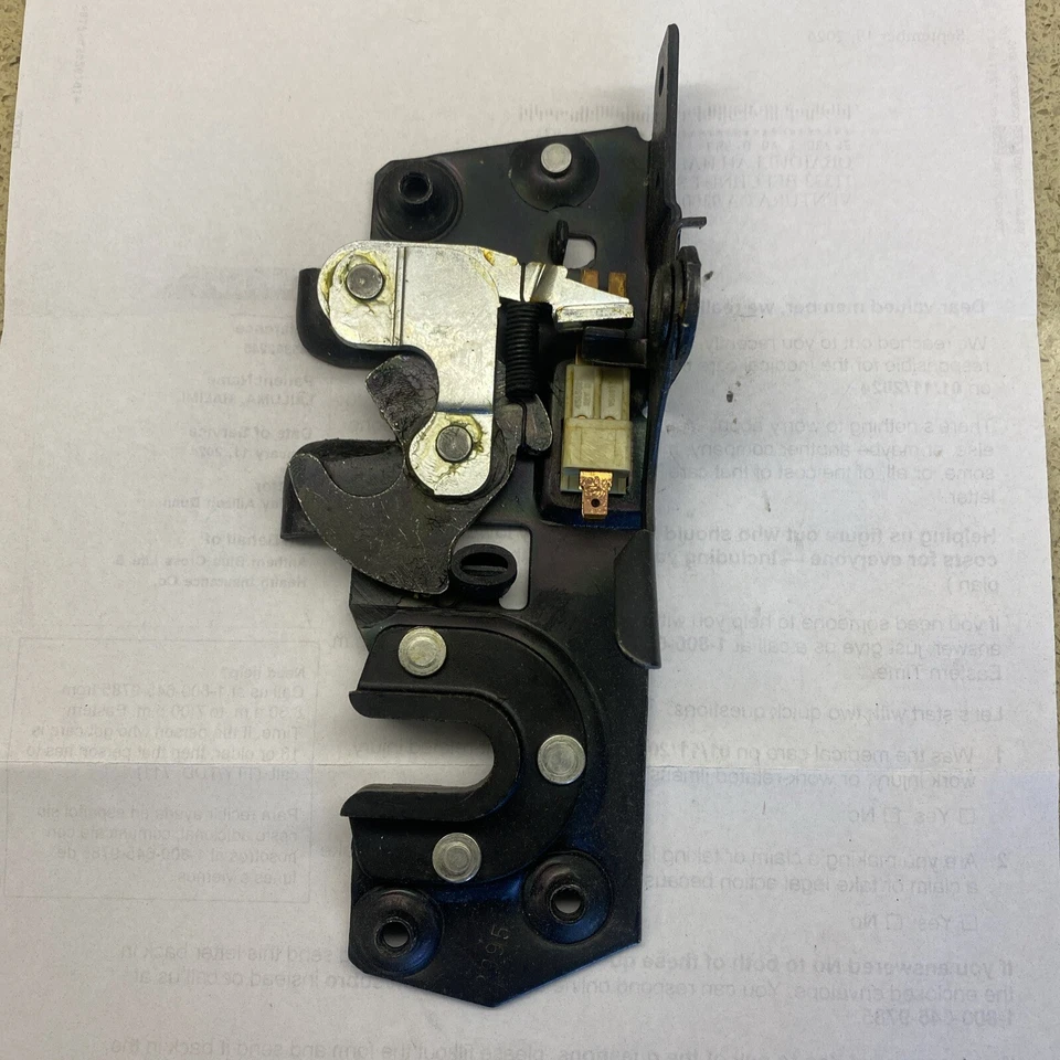 Nuevo Genuino MOPAR 04874461 Cerradura Puerta Trasera 1991-1992 Chrysler Dodge Voyager ES Foto 1 de 4