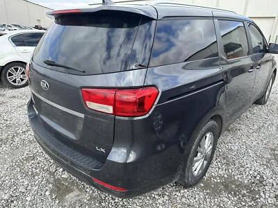 Tanque de combustible usado se adapta a: Kia Sedona 2016 grado A Foto 1 de 4