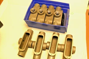 QTY 8-  Crouse-Hinds X39 Aluminum  1" Rigid Conduit Outlet Body New NO Box - Picture 1 of 6