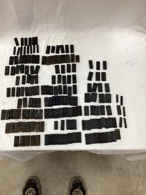 Carimbo de letras vintage tipo impressão 1 5/8" borracha - várias letras - total 174 - Imagem 1 de 4