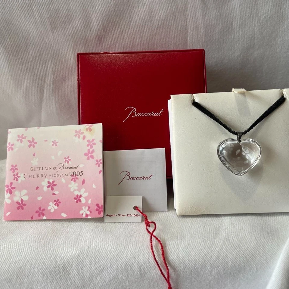 Очень редкая баккара Guerlain Японии ограниченного 1/1500 подвеска ожерелье сердце сакура - Изображение 1 из 4