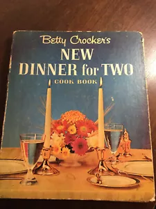 Betty Crocker's New Dinner for Two Cookbook, 1st, 1st, bit worn & stained, 1964 - Imagen 1 de 9