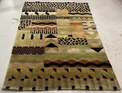 AN ATTRACTIVE MODERN DESIGNED TIBETAN RUG 5’11” X 4’1” - Image 1 of 4