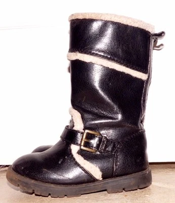 Usado en Excelente Condición Niñas Pequeñas Talla 7 18 - 24 Meses Botas con Cremallera Azul Marino Negro Imitación Cuero Foto 1 de 4