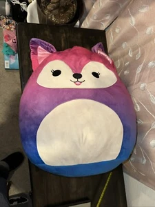 Juguete de peluche Squishmallows 16" Syana the Pink to Purple Ombre Fox - Imagen 1 de 4