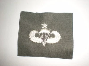 USAF SENIOR PARACHUTIST WINGS - COLOR WHITE ON SAGE GREEN TWILL - Picture 1 of 1