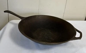 Vintage Lodge Cast Iron Skillet Stir Fry Wok 12" Long Handle Chef VTG - Picture 1 of 22