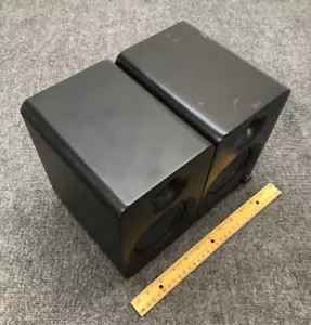 Pair of Kanto YU4 Bluetooth Speakers - Picture 1 of 6