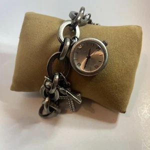 Vintage Charm Bracelet Women’s Watch 20 Mm Silver New Battery - Picture 1 of 5