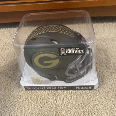 Minicasco Green Bay Packers Riddell 2025 Salute to Service Speed Foto 1 de 4