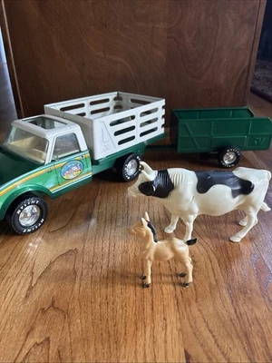 复古 1978 年 NYLINT 农场套装 #9904 钢雪佛兰股份卡车、拖车、公牛、柯尔特 — 第 1/4 张图片