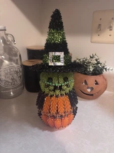 Vintage Hexe Halloween Handarbeit mit Perle und Sicherheitsnadeln Volkskunst - Bild 1 von 4