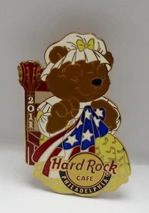 Hard Rock Cafe Pin Philadelphia Bear Cross Betsy Ross - Picture 1 of 2