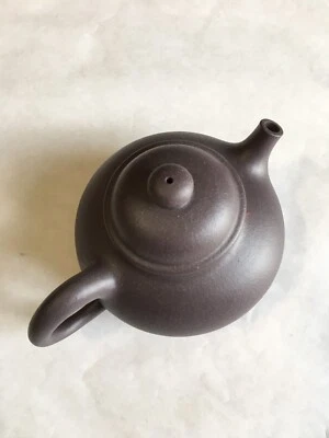 Beautiful vintage Chinese Yixing purple clay teapot, completely handmade. - Image 1 of 4