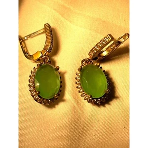 Vintage Green Gemstone Gold Dangle Earrings - Picture 1 of 3