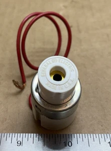 GE ALF473-B High Voltage Lamp Socket 660W 1000V – Plastic Housing – USA Made - Picture 1 of 6